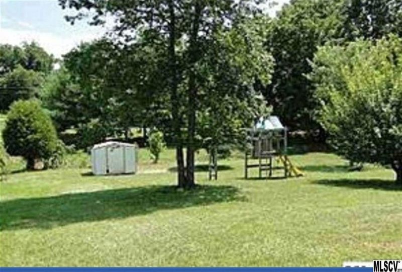 3610 Smithfield Dr, Conover, NC 28613