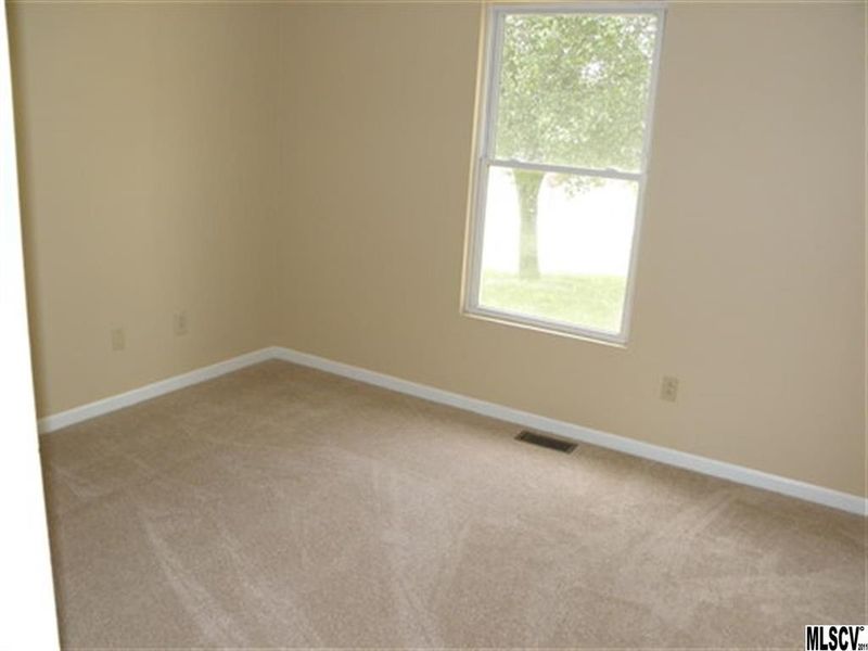 5456 Farmington Ct, Conover, NC 28613