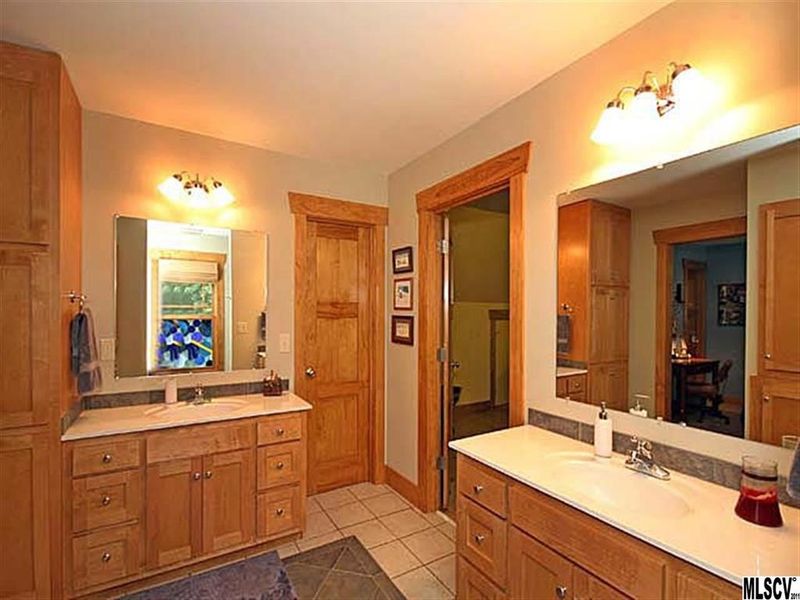 9065 Wagon Trail Rd, Lincolnton, NC 28095