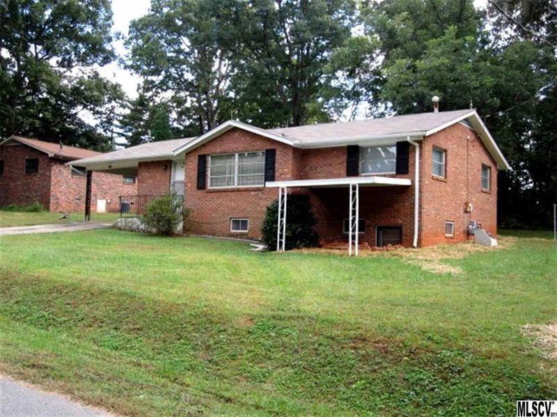 2525 12th Ave SW, Hickory, NC 28602