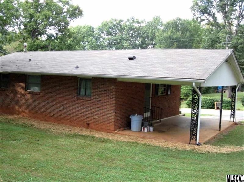 2525 12th Ave SW, Hickory, NC 28602