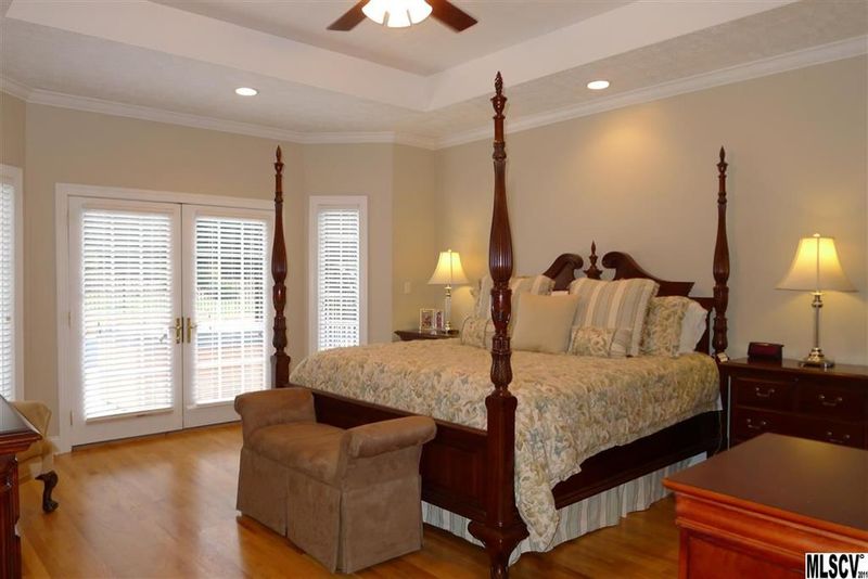 3940 Deer Run Dr NE, Conover, NC 28613