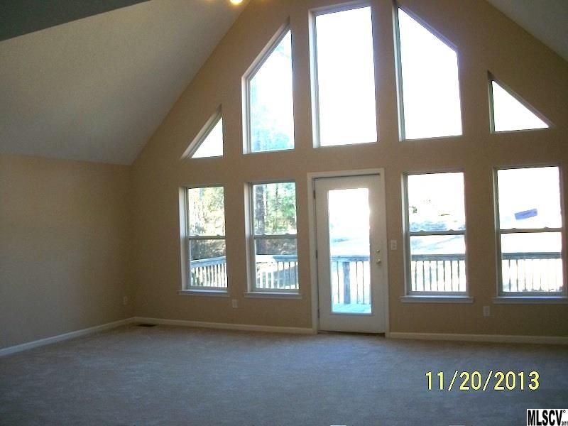 2149 Stonehenge St, Newton, NC 28658