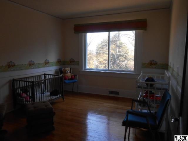 3048 N Center St, Hickory, NC 28601