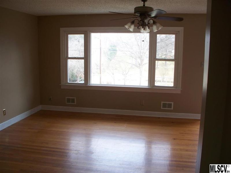 1204 2nd St SE, Conover, NC 28613