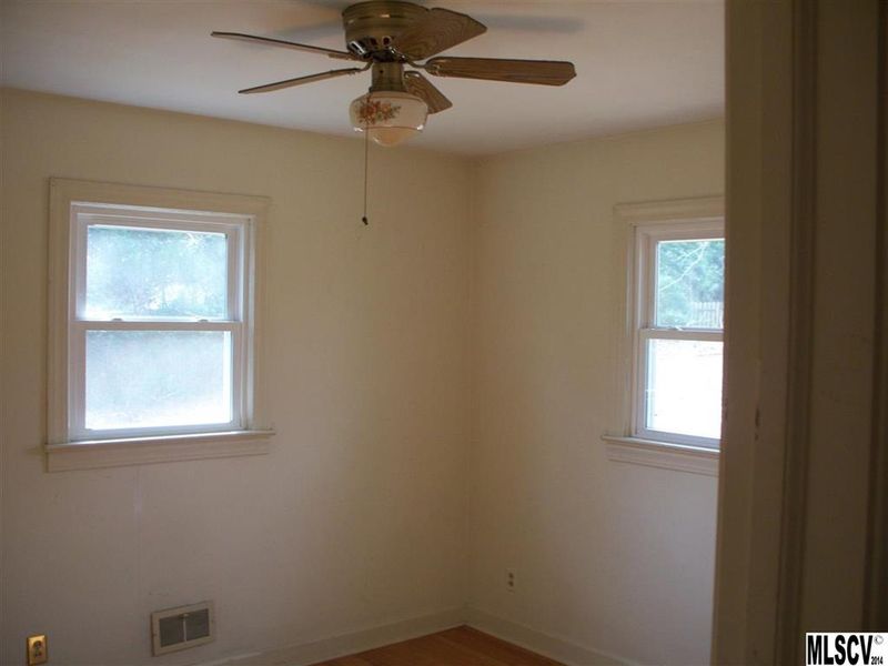 1204 2nd St SE, Conover, NC 28613