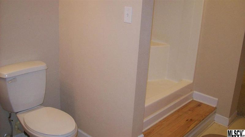 1827 Woods Ave, Newton, NC 28658
