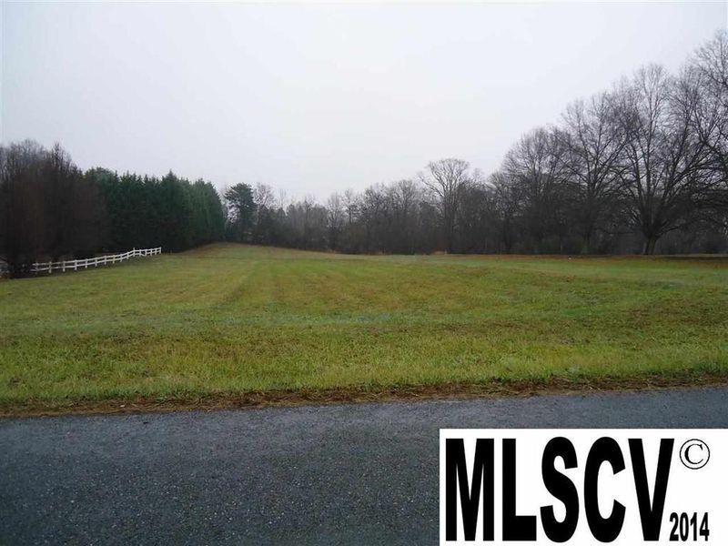 1454 White Eagle Ranch Rd, Hickory, NC 28602