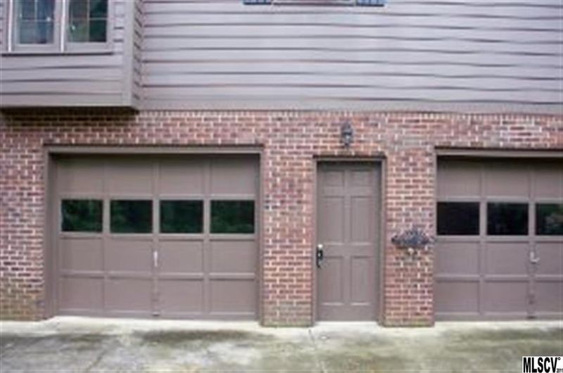 2016 10th Street Blvd NW, Hickory, NC 28601