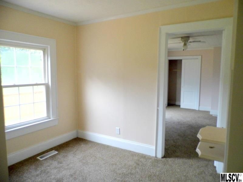 18 Holly St, Maiden, NC 28650