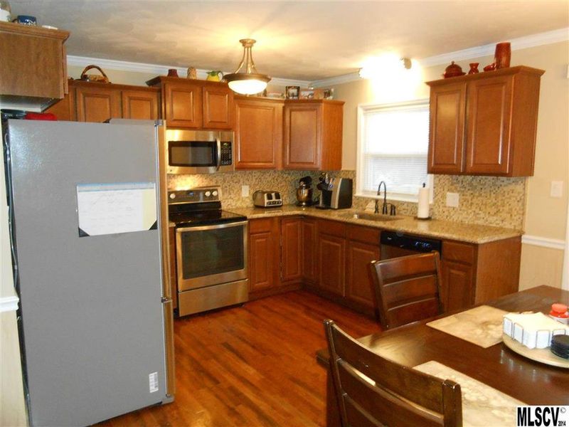 1122 Peachtree St, Lincolnton, NC 28092
