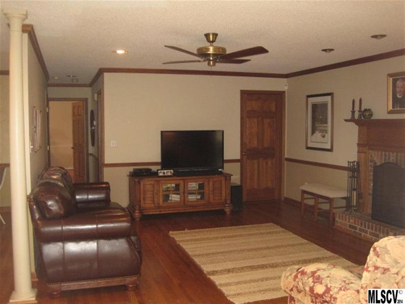 2150 Leslie Ave, Hickory, NC 28602