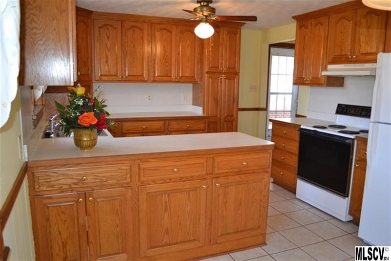3933 Springs Rd, Conover, NC 28613