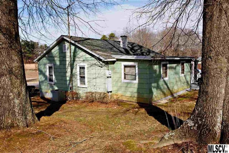 1325 19th St SW, Hickory, NC 28602