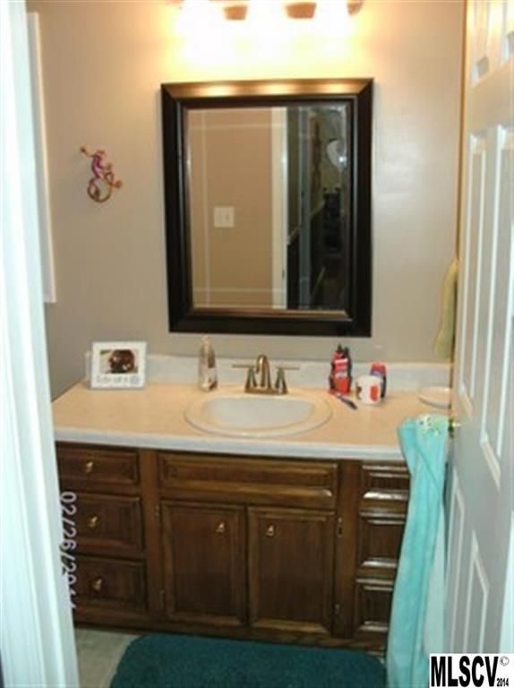 2095 Samanthas, Newton, NC 28658