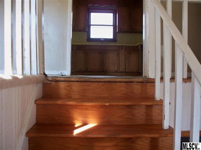 1072 W Poplar St, Conover, NC 28613