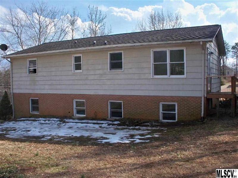1072 W Poplar St, Conover, NC 28613