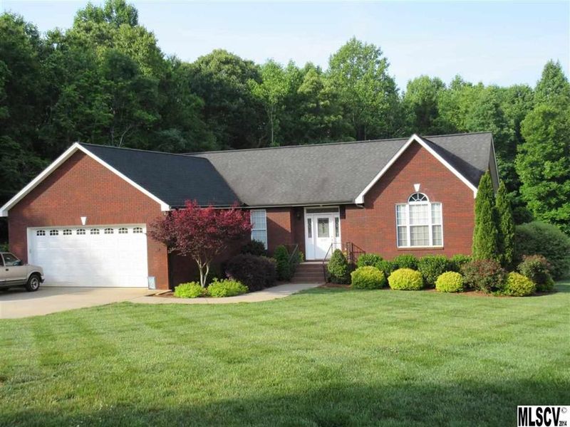 2647 Carriage Ln, Lincolnton, NC 28092