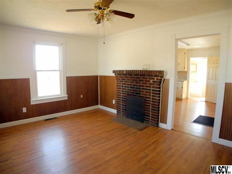 403 W 4th St, Newton, NC 28658