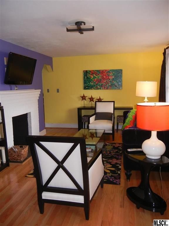 402 7th Avenue Pl NW, Hickory, NC 28601