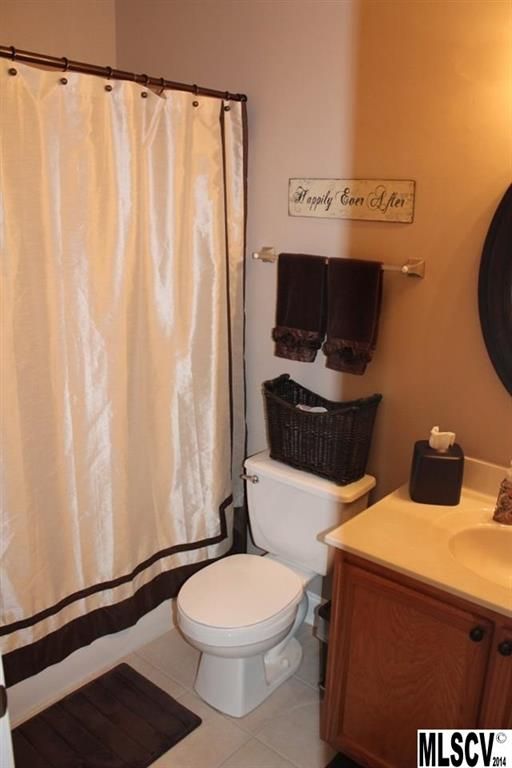 3426 Spinner Ct, Sherrills Ford, NC 28673