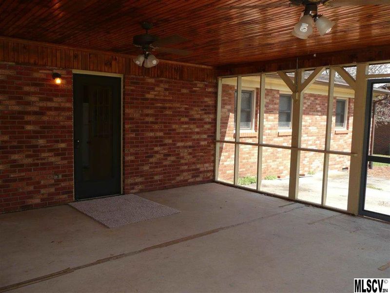 104 Belleview Dr, Conover, NC 28613