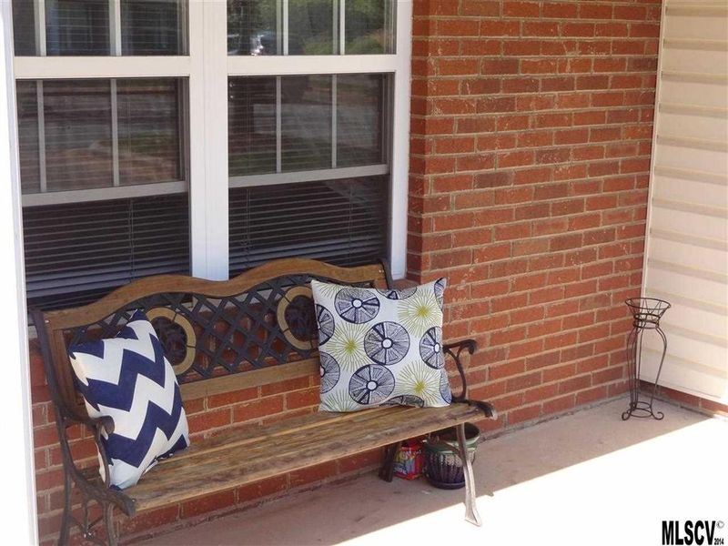 102 Brandywine Dr NE #M3, Conover, NC 28613