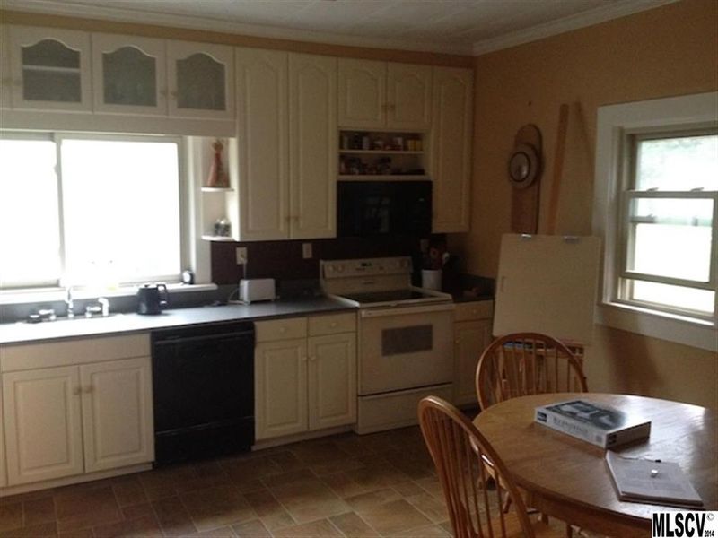 5319 Harris Farm Rd, Hickory, NC 28602