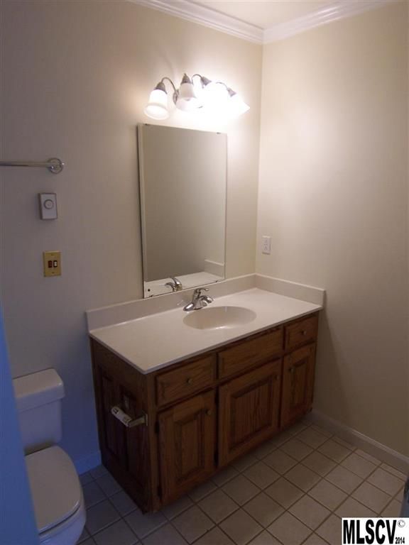 425 43rd Ave NW, Hickory, NC 28601