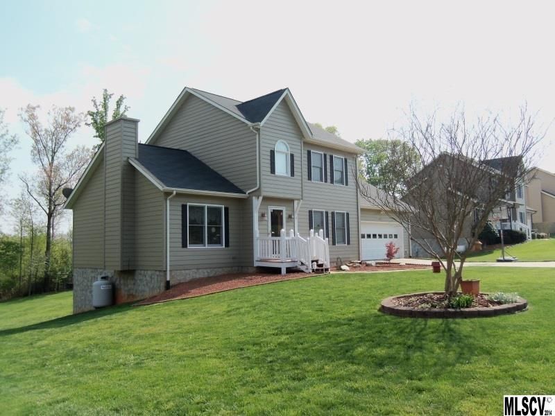 5405 Winding Oak Dr, Hickory, NC 28602