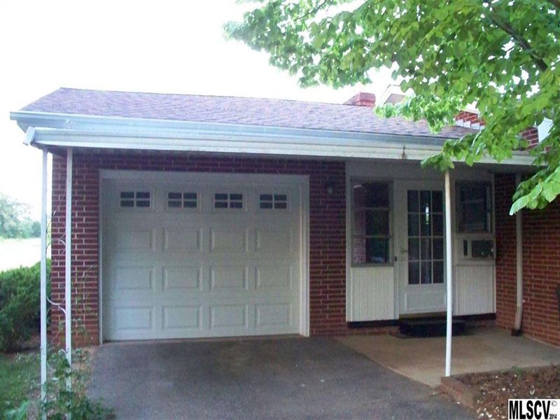 2571 Section House Rd, Hickory, NC 28601