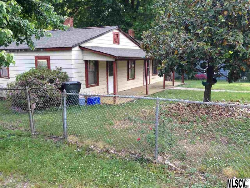 1914 10th Ave NE, Hickory, NC 28601