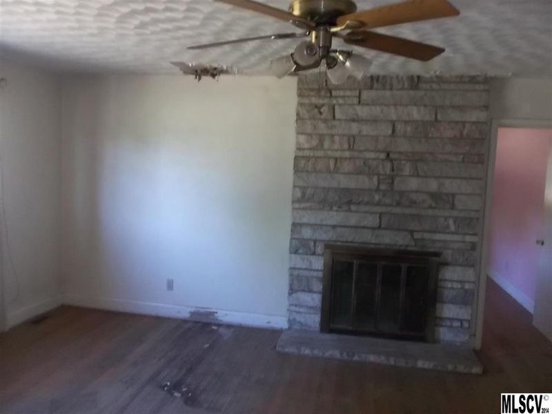 996 22nd St Pl NE, Hickory, NC 28601