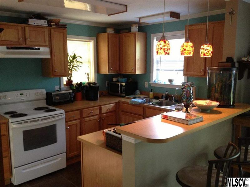 3404 Falling Creek Rd, Hickory, NC 28601