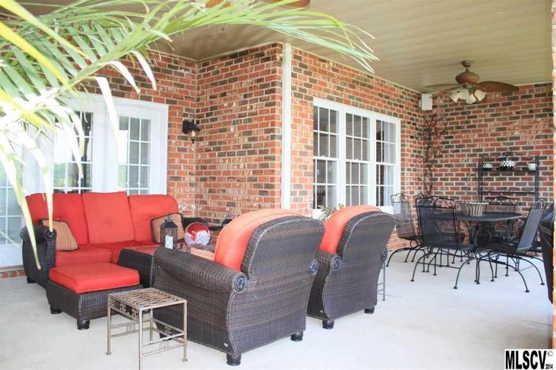 4863 1st St Ct NW, Hickory, NC 28601
