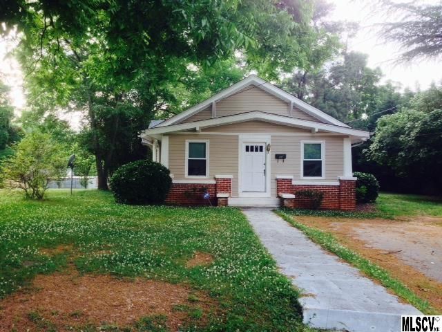 1041 4th St NE, Hickory, NC 28601