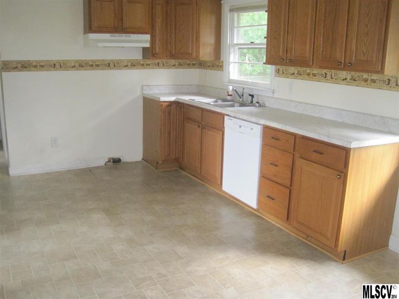 2557 Gemstone St, Claremont, NC 28610