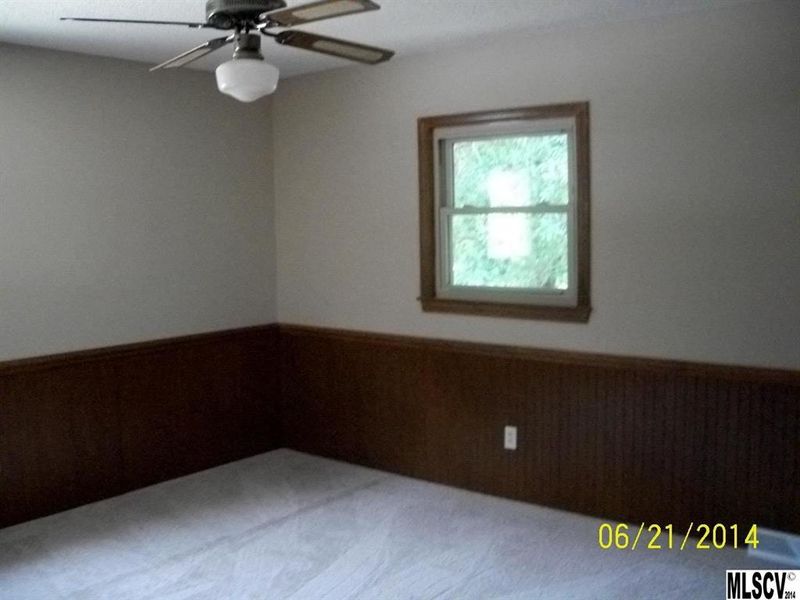 6427 Riverbend Rd, Claremont, NC 28610