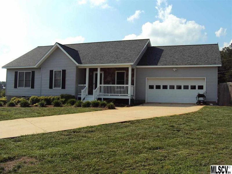 1114 Black Walnut Dr, Hickory, NC 28602