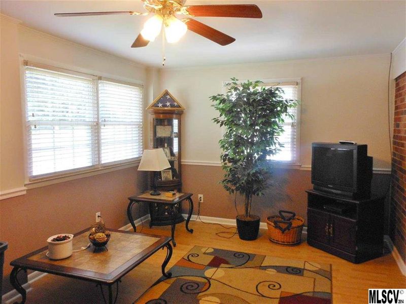 494 23rd Ave Dr NE, Hickory, NC 28601