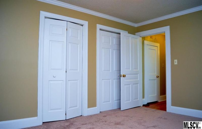 2225 4th Ave NW, Hickory, NC 28601