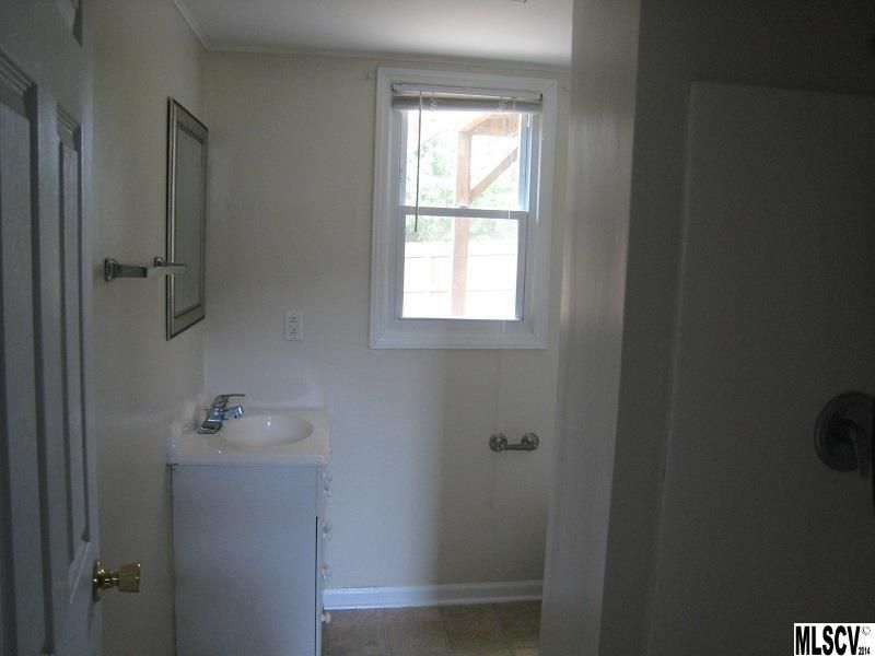 2300 Angle Dr, Conover, NC 28613