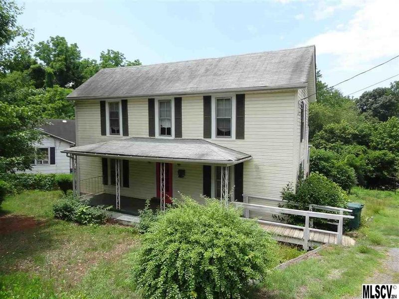 421 East D St, Newton, NC 28658