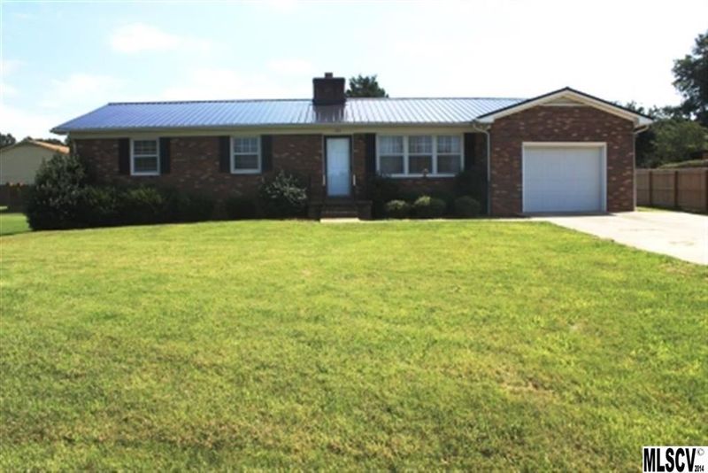1317 Cloninger Mill Rd, Hickory, NC 28601