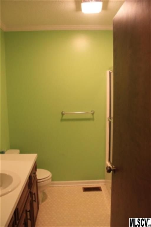 1317 Cloninger Mill Rd, Hickory, NC 28601