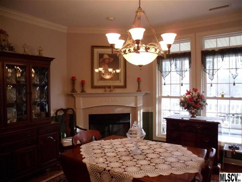 1045 Willow Creek Dr, Newton, NC 28658