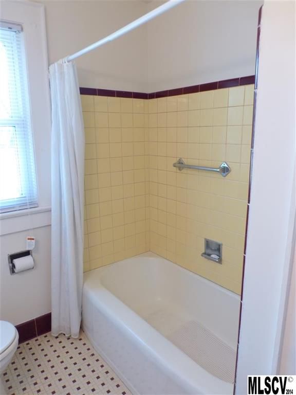 452 7th St SW, Hickory, NC 28602
