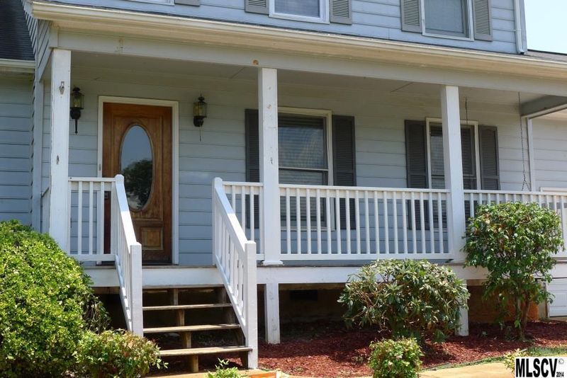 1124 Mulberry Ln, Hickory, NC 28602