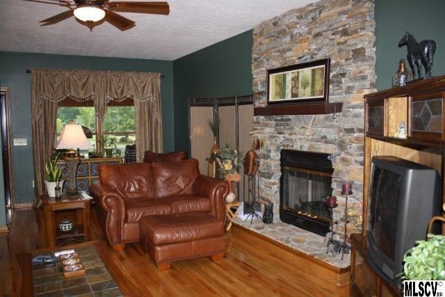 5255 Pittstown Rd, Hickory, NC 28602