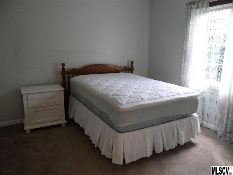 2417 23rd Street Dr NE, Hickory, NC 28601